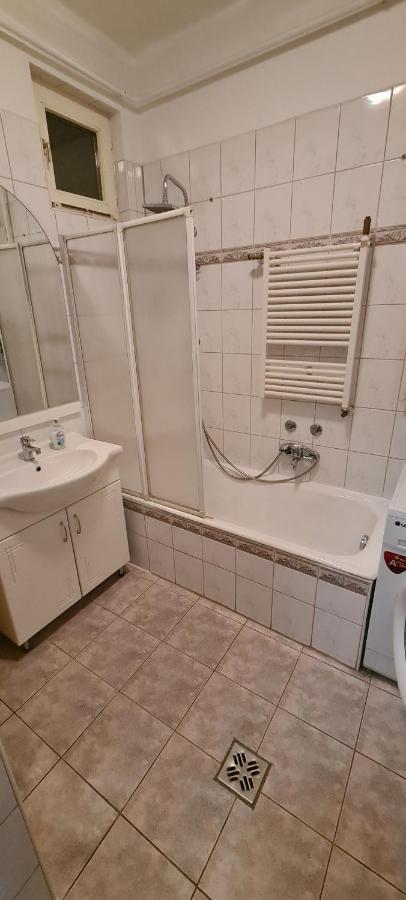 Elegant Apartment In The Hearth Of Budapest Ngoại thất bức ảnh