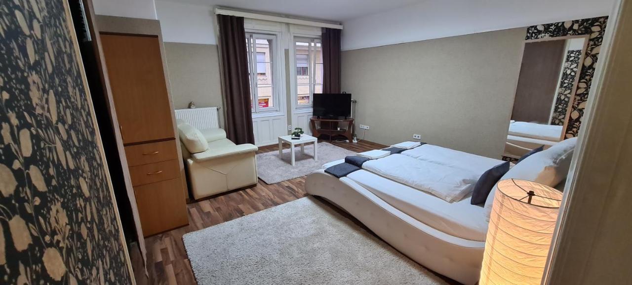 Elegant Apartment In The Hearth Of Budapest Ngoại thất bức ảnh